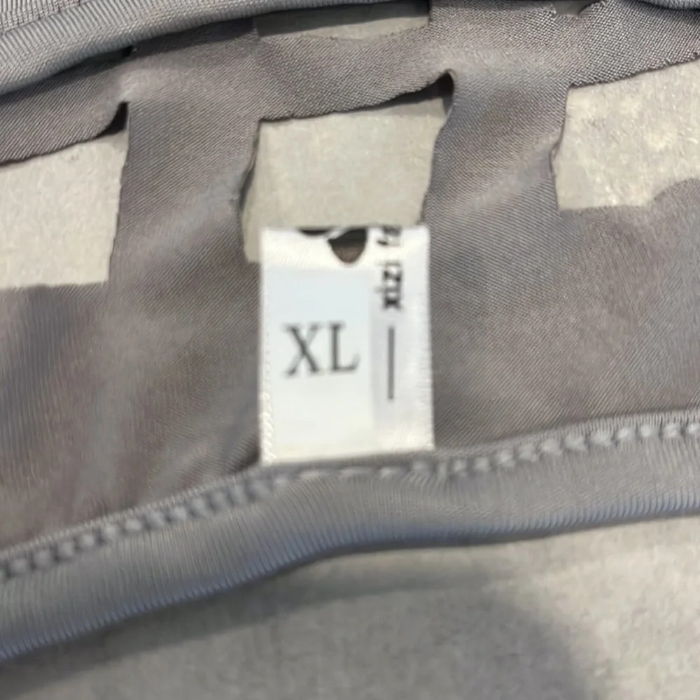 Top - Picture 4 of 7